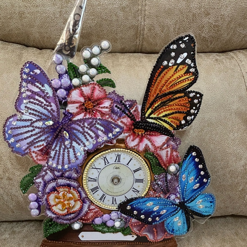 Butterfly and Floral Clock. Real Working Clock
